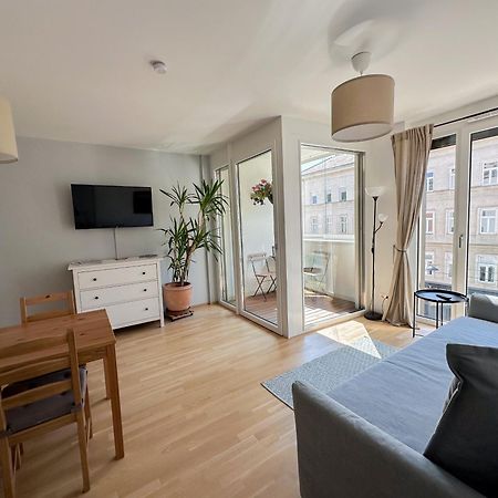 Vienna Sunny Side Up Apartments Bagian luar foto