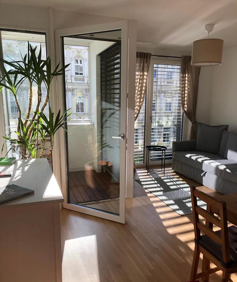 Vienna Sunny Side Up Apartments Bagian luar foto