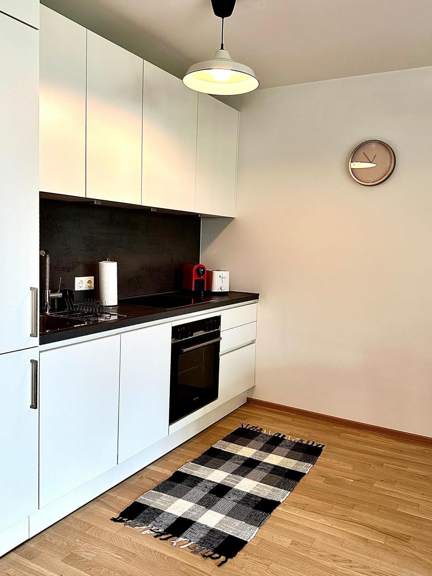 Vienna Sunny Side Up Apartments Bagian luar foto