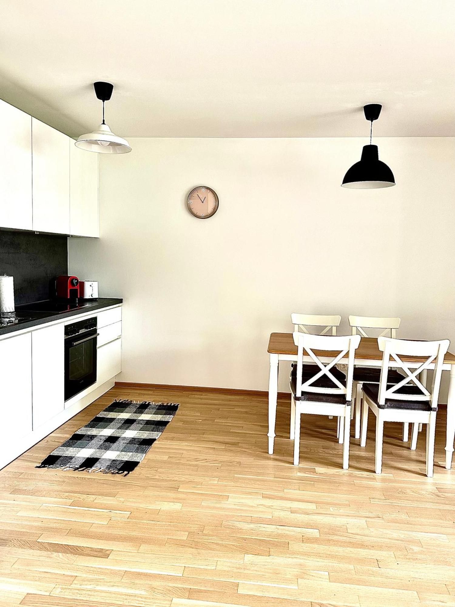 Vienna Sunny Side Up Apartments Bagian luar foto