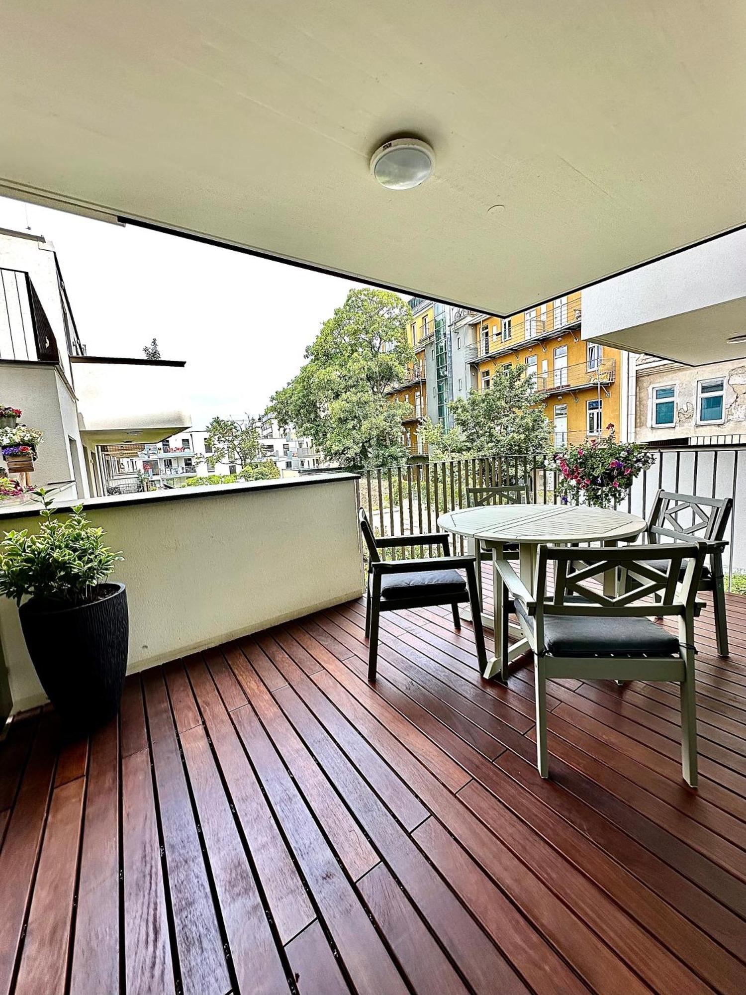 Vienna Sunny Side Up Apartments Bagian luar foto