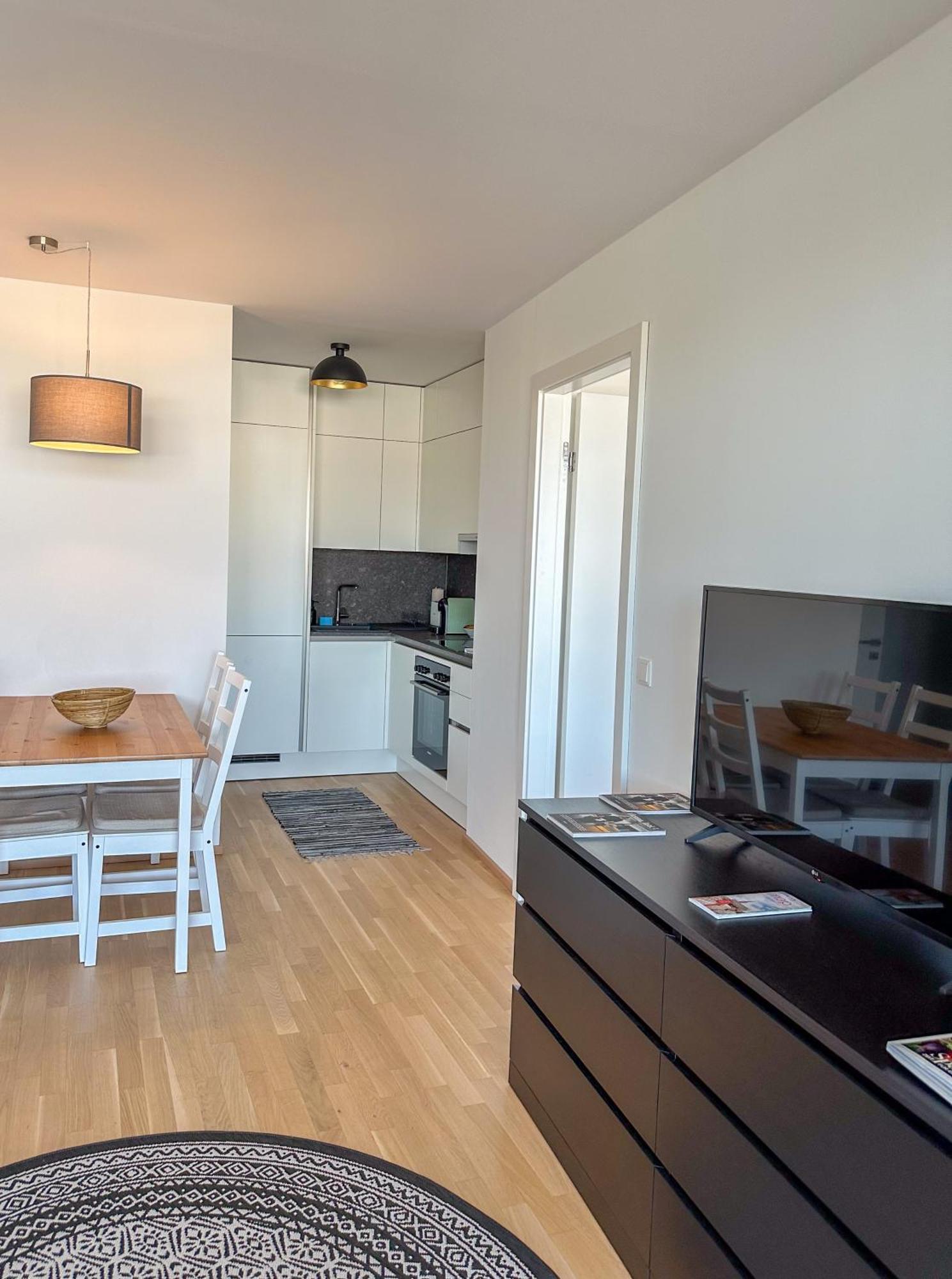 Vienna Sunny Side Up Apartments Bagian luar foto