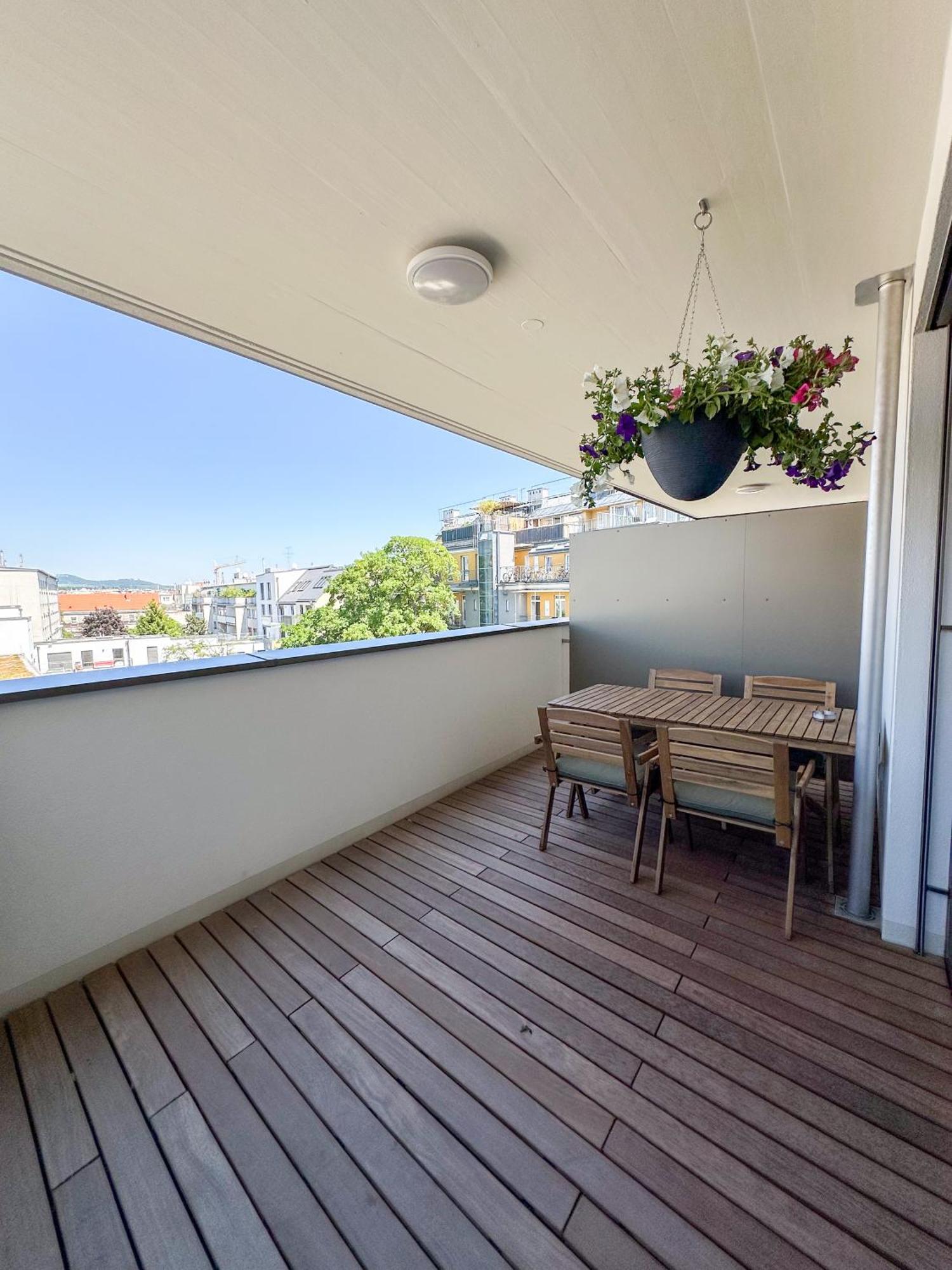 Vienna Sunny Side Up Apartments Bagian luar foto