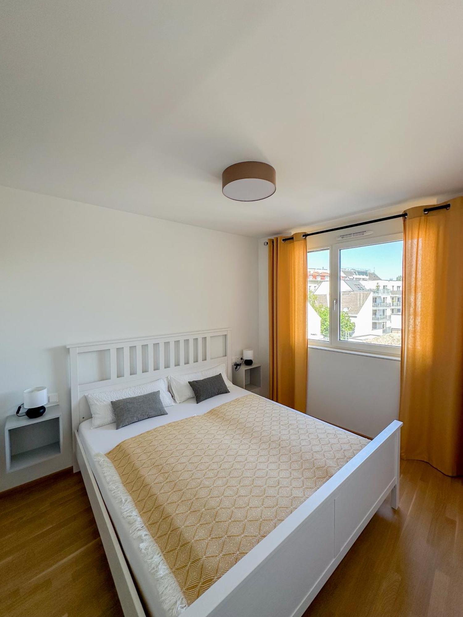 Vienna Sunny Side Up Apartments Bagian luar foto