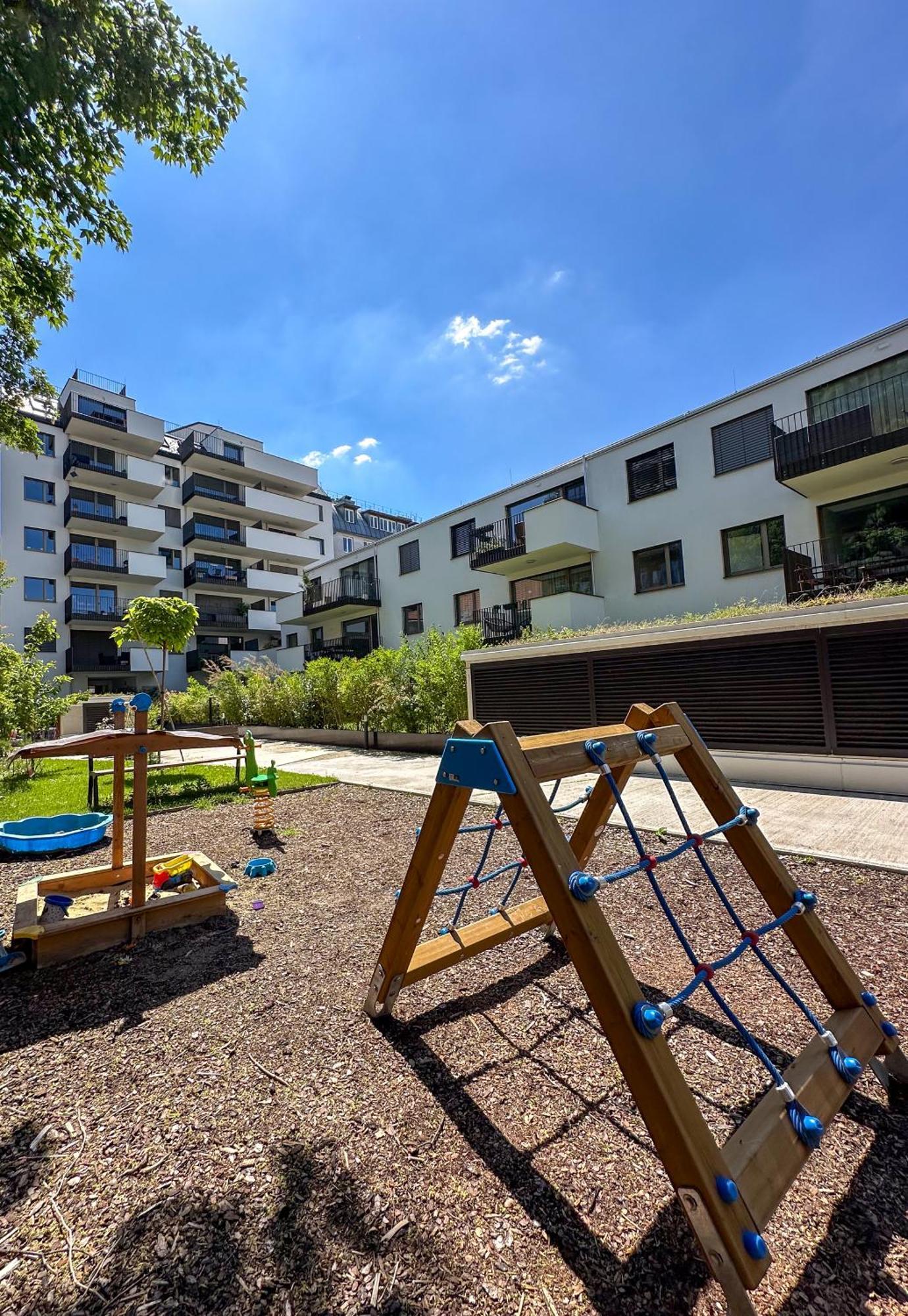 Vienna Sunny Side Up Apartments Bagian luar foto
