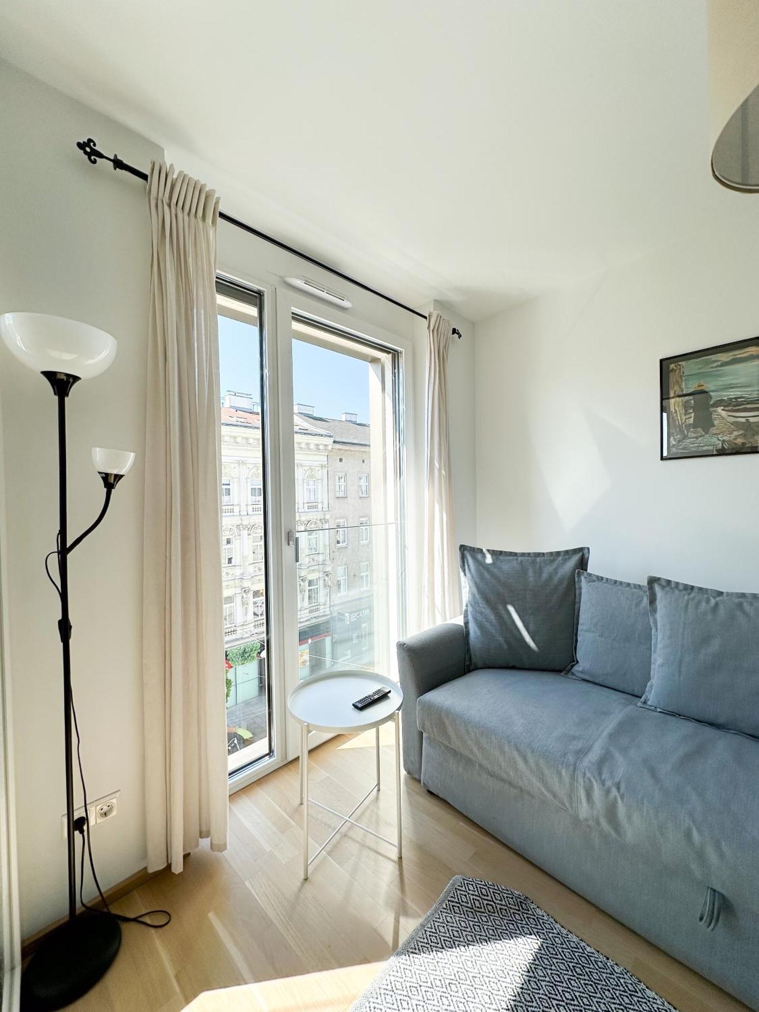 Vienna Sunny Side Up Apartments Bagian luar foto