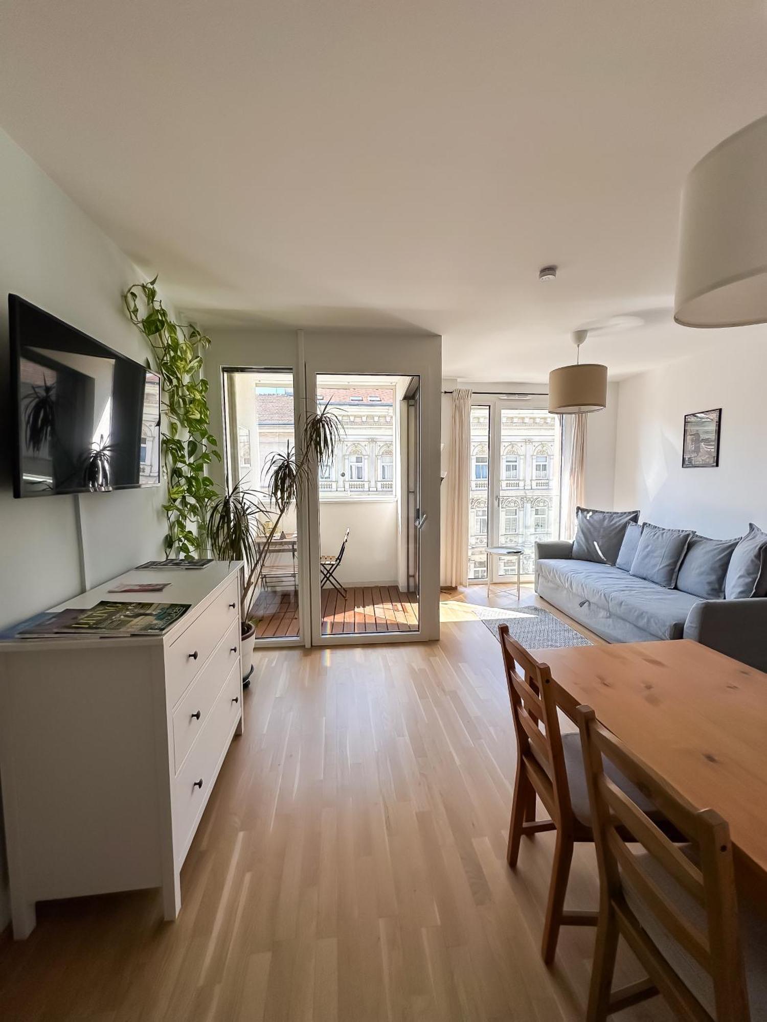 Vienna Sunny Side Up Apartments Bagian luar foto