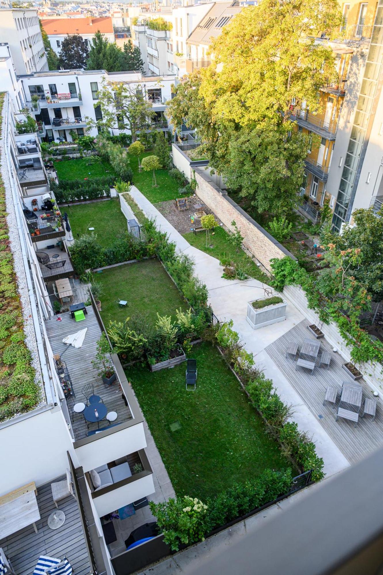 Vienna Sunny Side Up Apartments Bagian luar foto