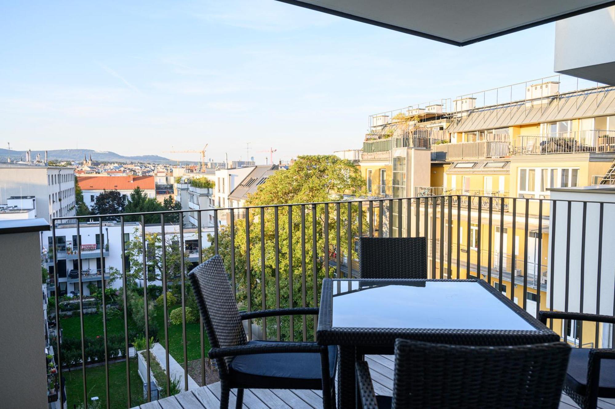 Vienna Sunny Side Up Apartments Bagian luar foto