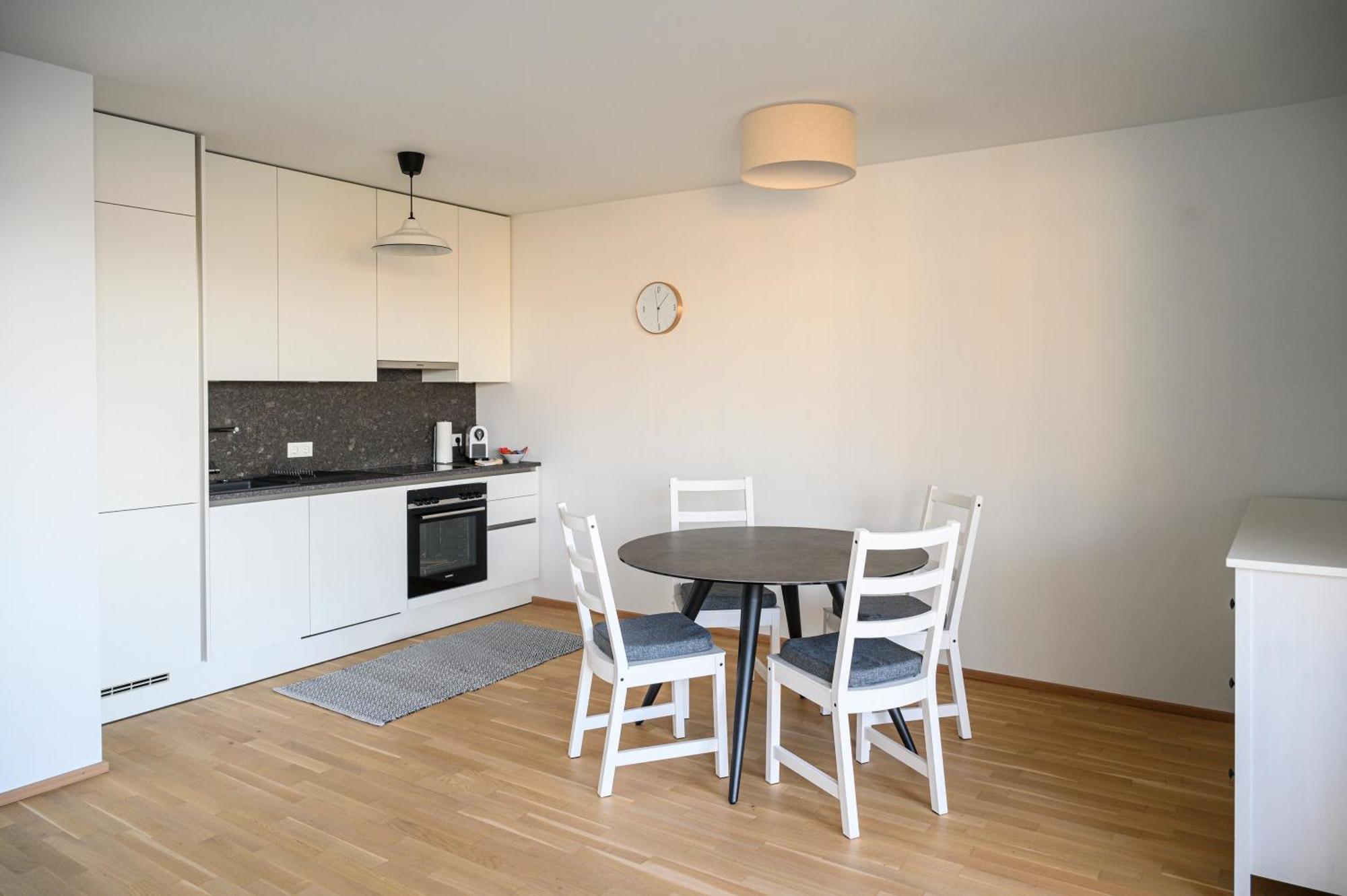 Vienna Sunny Side Up Apartments Bagian luar foto