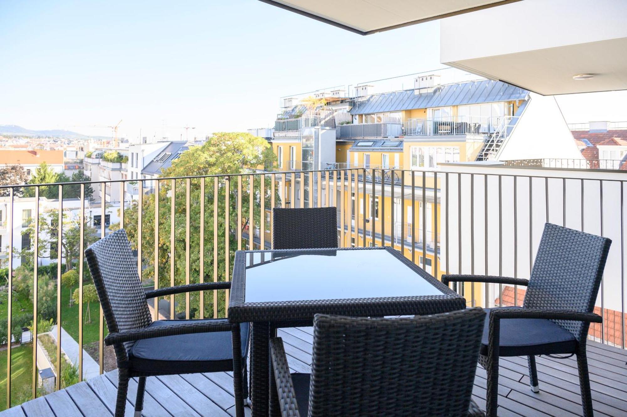 Vienna Sunny Side Up Apartments Bagian luar foto