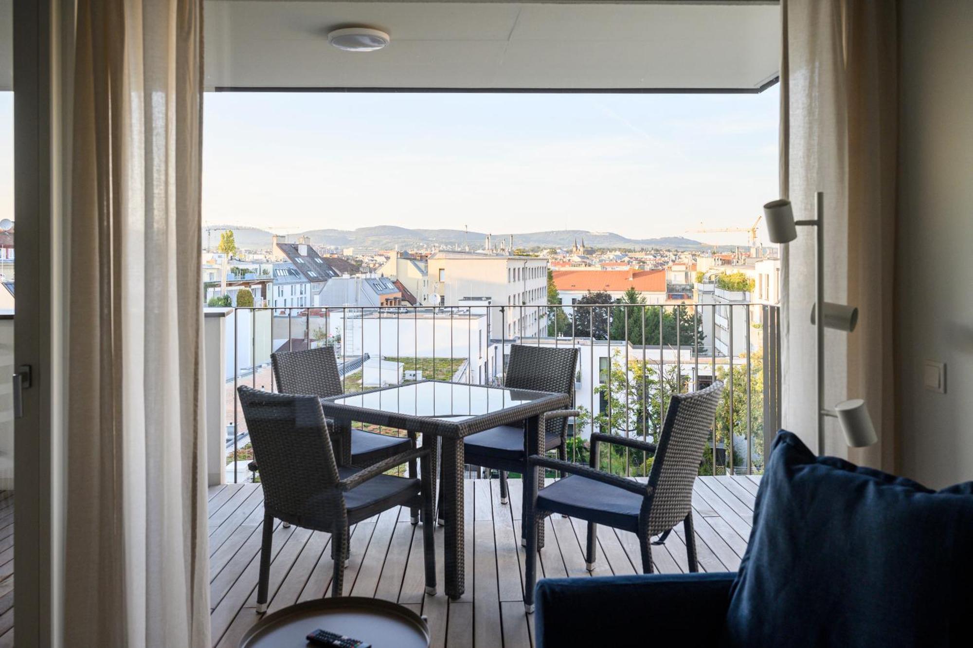 Vienna Sunny Side Up Apartments Bagian luar foto